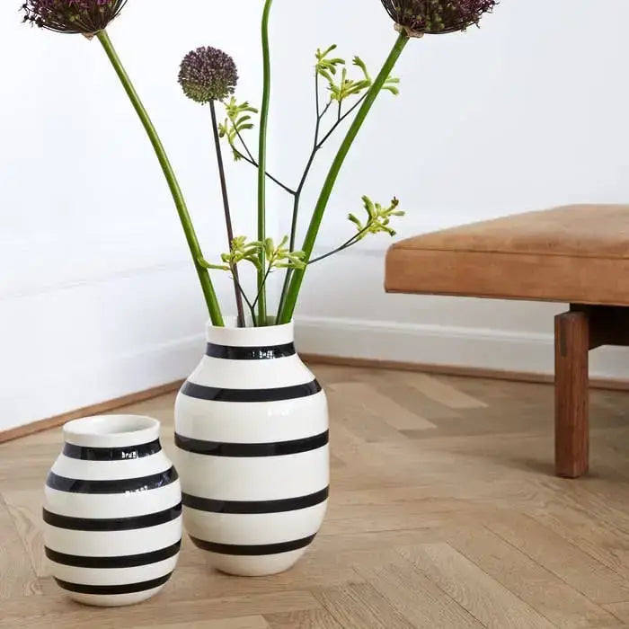 Kähler - Omaggio - Large Hand-Painted Ceramic Vase - Black
