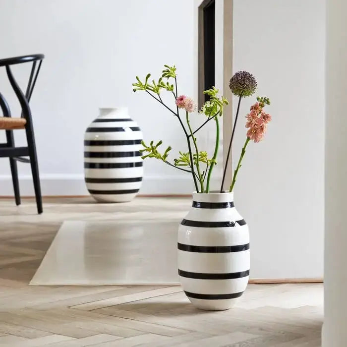 Kähler - Omaggio - Large Hand-Painted Ceramic Vase - Black