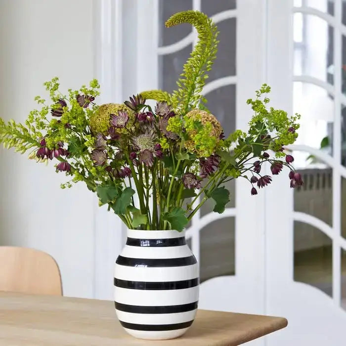 Kähler - Omaggio - Large Hand-Painted Ceramic Vase - Black