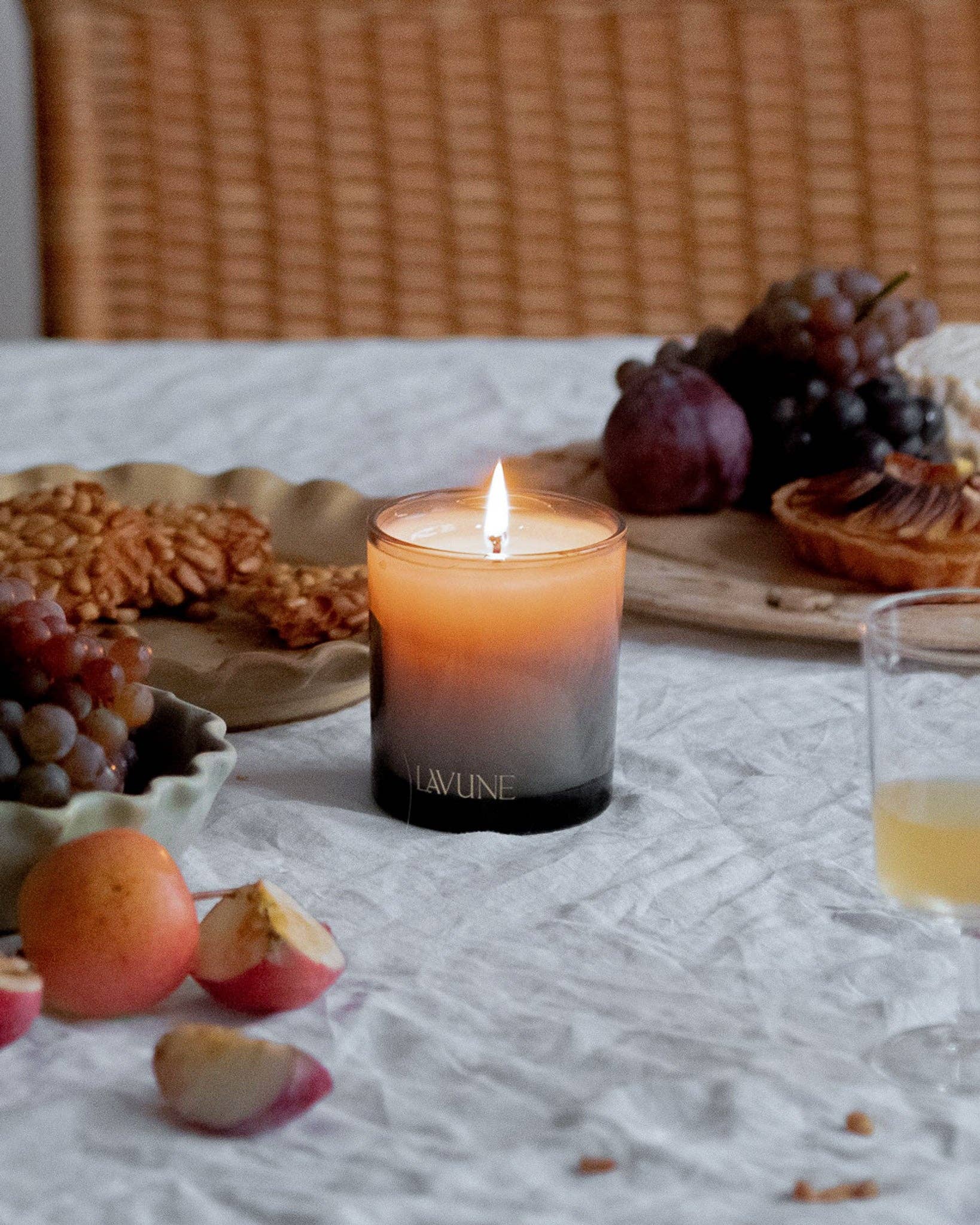 N˚04 Ember Candle | Cozy Smoke &amp; Vanilla Sugar