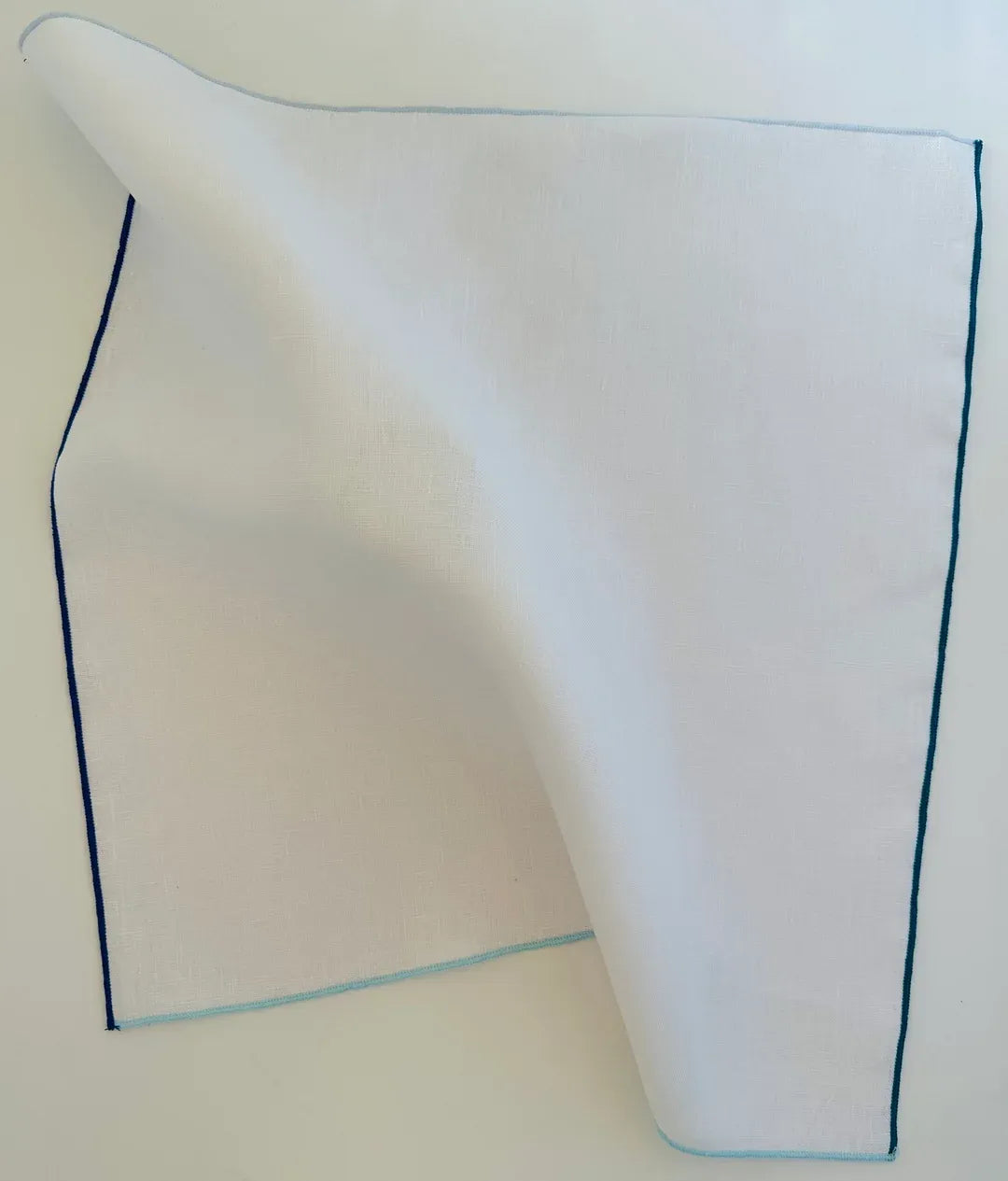 Set of 4 Napkins, White Linen (Blue hem) - Tisch New York